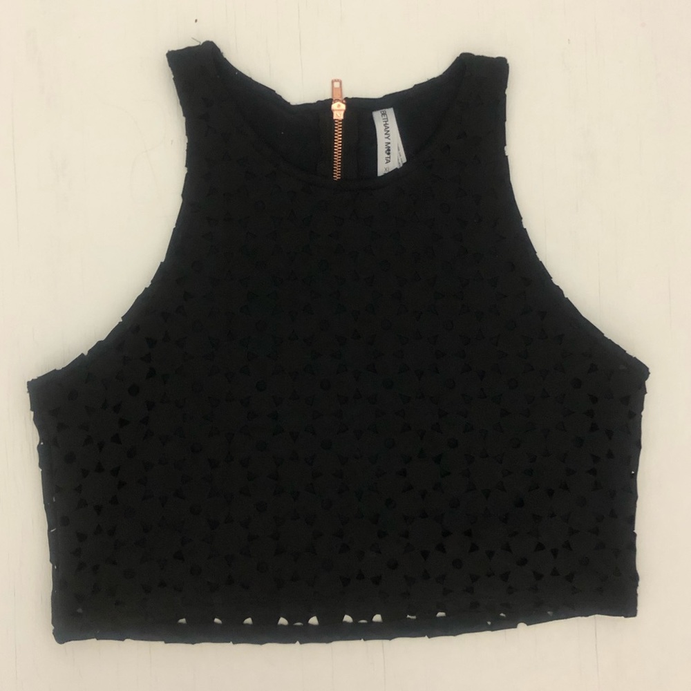 A Bethany Mota cropped tank top inspired shirt